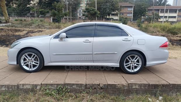 Toyota Crown 2011 Silver