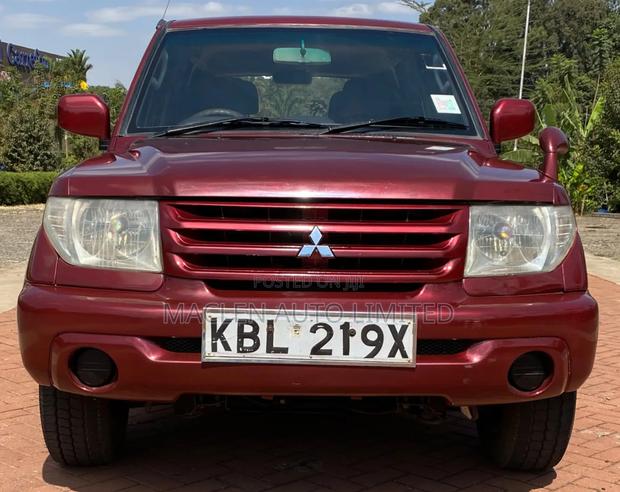 Mitsubishi Pajero IO 2003 Red
