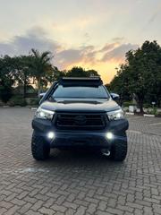 Toyota Hilux SR5 4x4 2019 Gray for sale