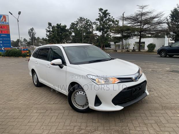 Toyota Corolla Fielder 1.5 Hybrid FWD 2021 White