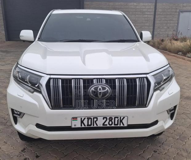 Toyota Land Cruiser Prado 2019 White