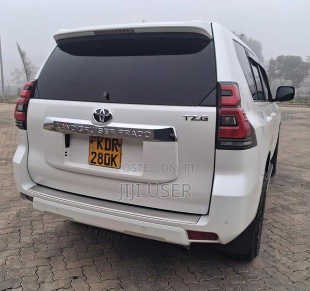 Toyota Land Cruiser Prado 2019 White