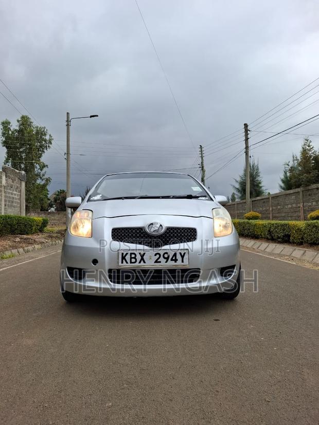Toyota Vitz 2006 Silver