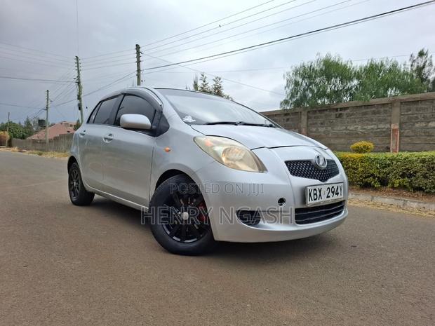 Toyota Vitz 2006 Silver