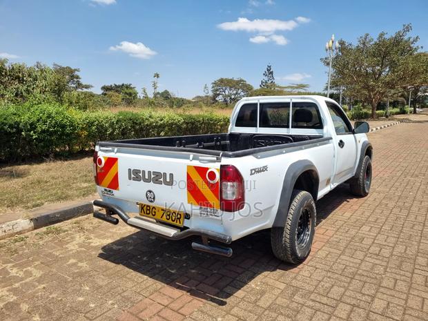 Isuzu D-MAX 2015 White