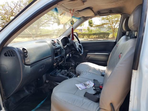 Isuzu D-MAX 2015 White