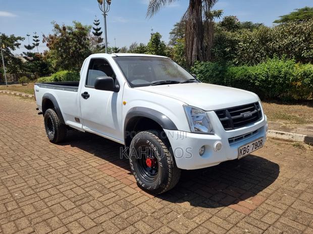Isuzu D-MAX 2015 White