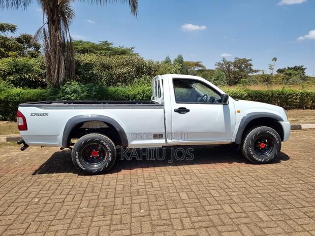 Isuzu D-MAX 2015 White