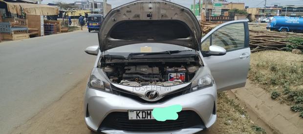 Toyota Vitz 2016 Silver