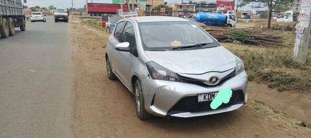 Toyota Vitz 2016 Silver