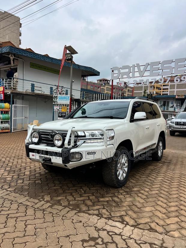 Toyota Land Cruiser 4.5 V8 TD 2019 White