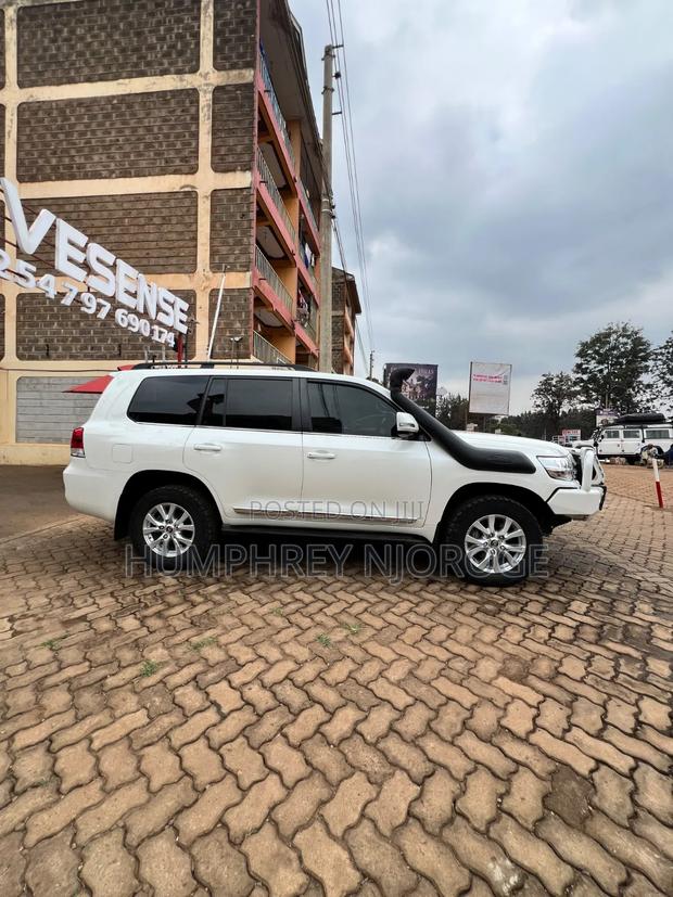 Toyota Land Cruiser 4.5 V8 TD 2019 White
