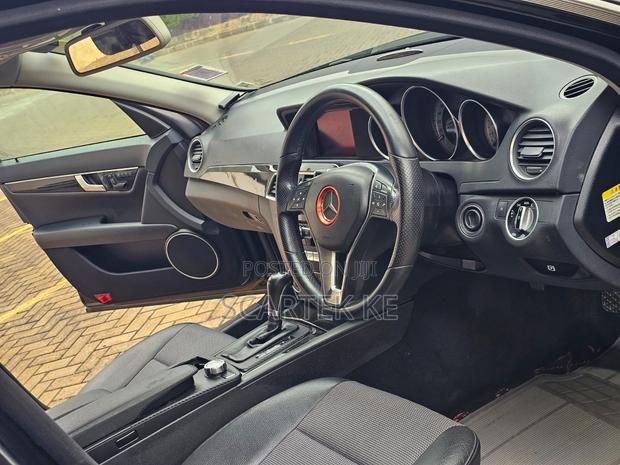 Mercedes-Benz C200 2014 Black