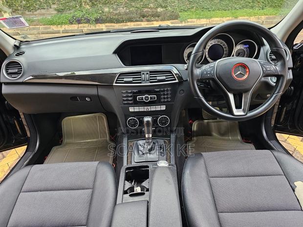 Mercedes-Benz C200 2014 Black