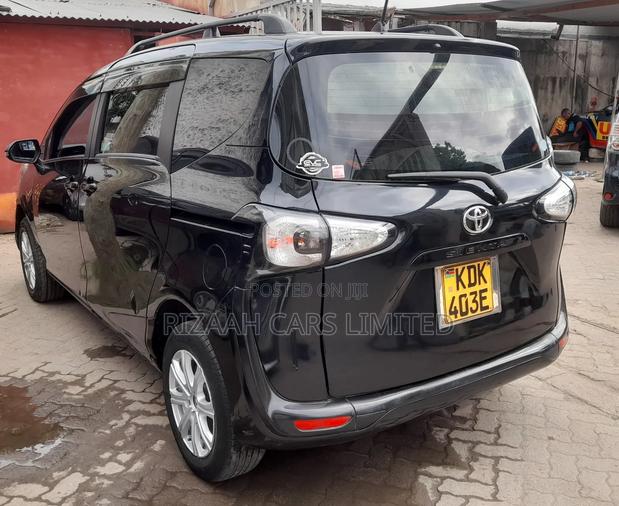 Toyota Sienta 2016 Black