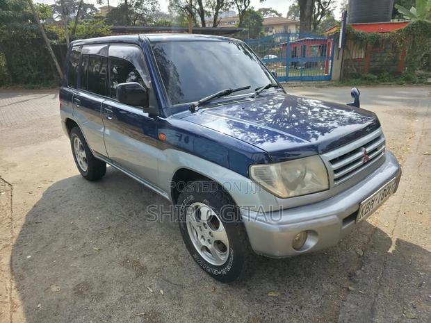 Mitsubishi Pajero 2002 Blue
