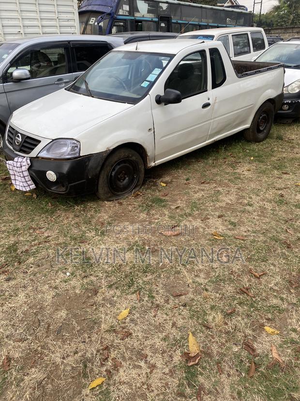 Nissan Pick-Up 2008 White