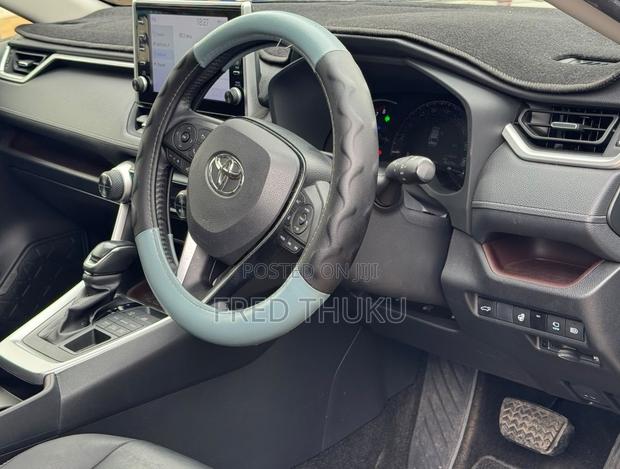 Toyota RAV4 2021 Black