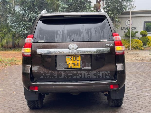Toyota Land Cruiser Prado 2.7 2017 Gold