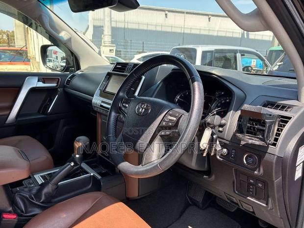 Toyota Land Cruiser Prado 2021 Black