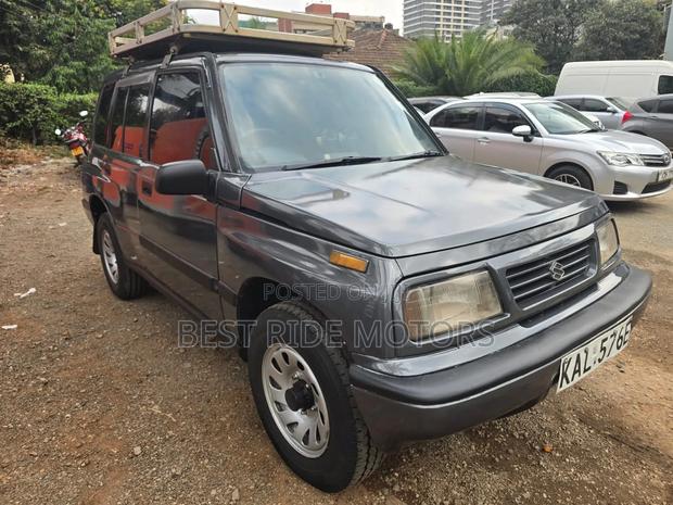 Suzuki Escudo 1995 Gray