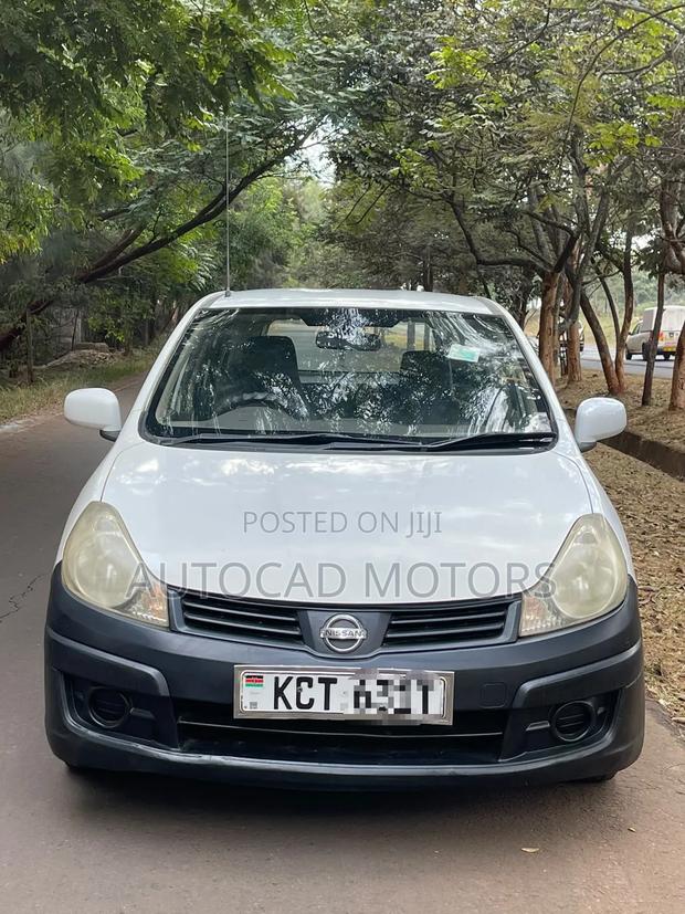 Nissan Advan 2011 White