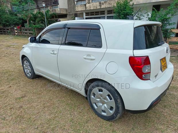 Toyota IST 2011 White