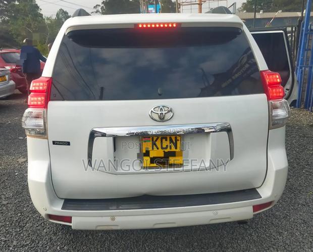 Toyota Land Cruiser Prado 2010 White