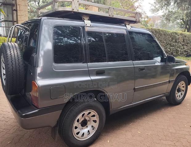 Suzuki Escudo 1995 Gray