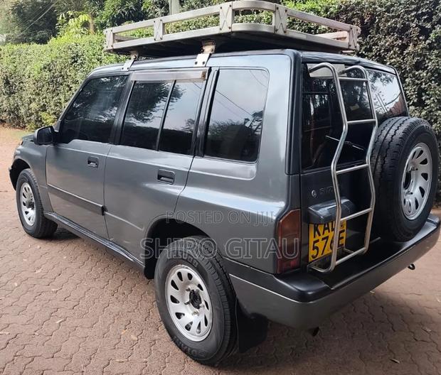 Suzuki Escudo 1995 Gray