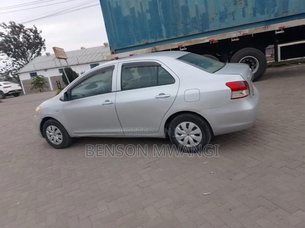Toyota Belta 2006 Silver