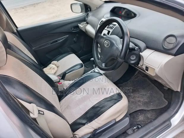 Toyota Belta 2006 Silver