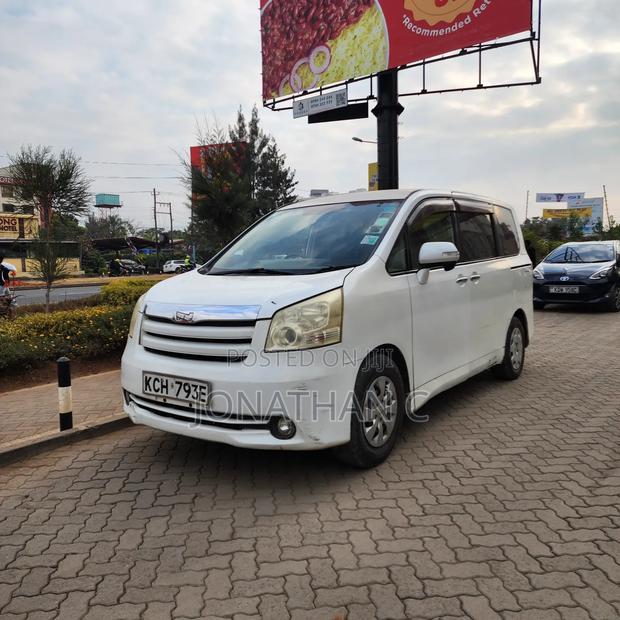 Toyota Noah 2009 White