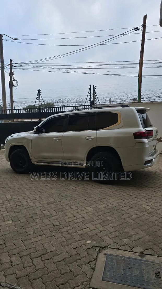 Toyota Land Cruiser 2008 White