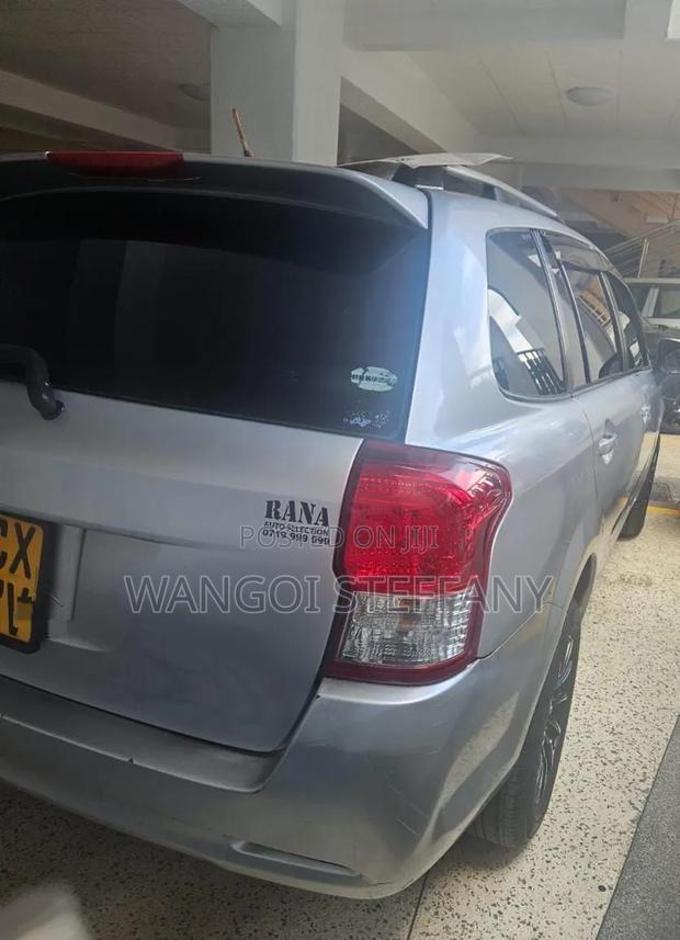 Toyota Corolla Fielder 2012 Silver