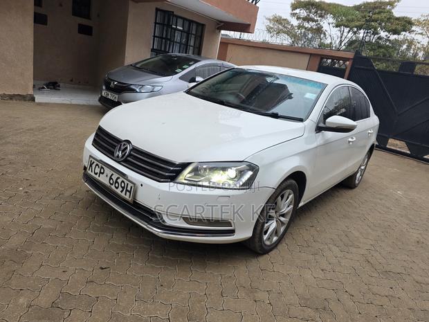 Volkswagen Passat 2011 White