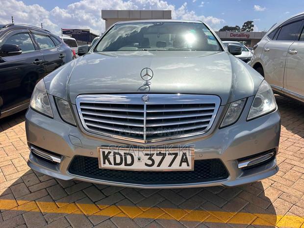 Mercedes-Benz E200 2014 Gray
