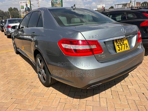 Mercedes-Benz E200 2014 Gray