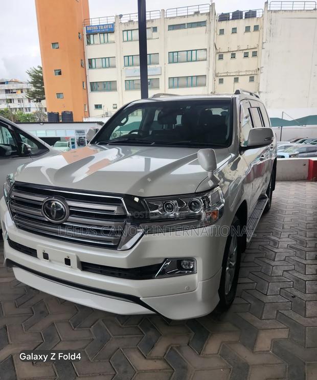 Toyota Land Cruiser 2018 White