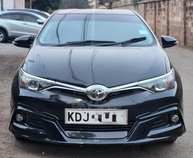 Toyota Auris 2015 Black