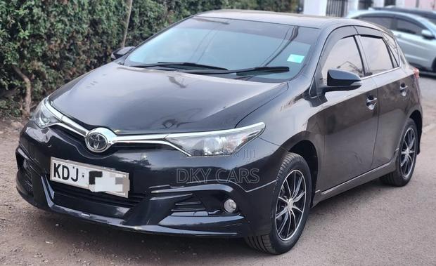 Toyota Auris 2015 Black