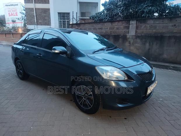 Toyota Belta 2009 Gray