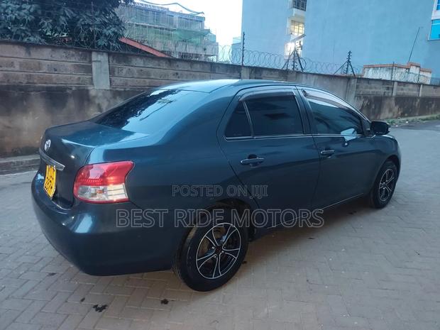 Toyota Belta 2009 Gray