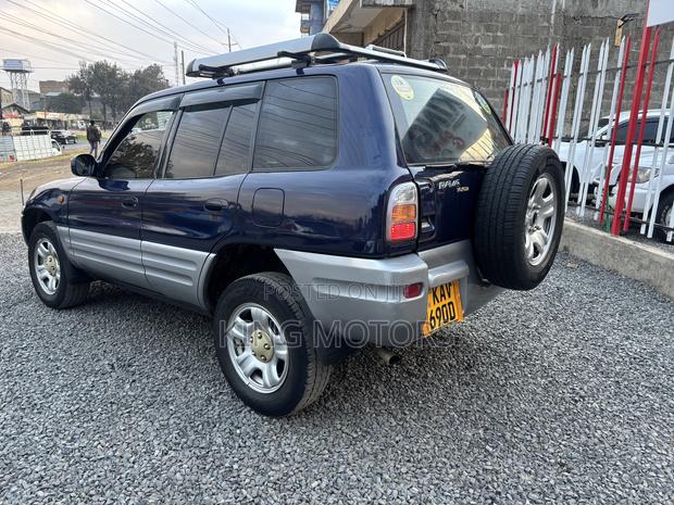 Toyota RAV4 Automatic 2000 Blue