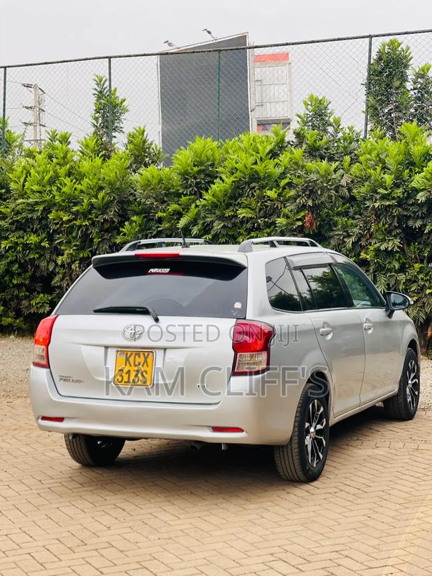 Toyota Corolla Fielder 2013 Silver