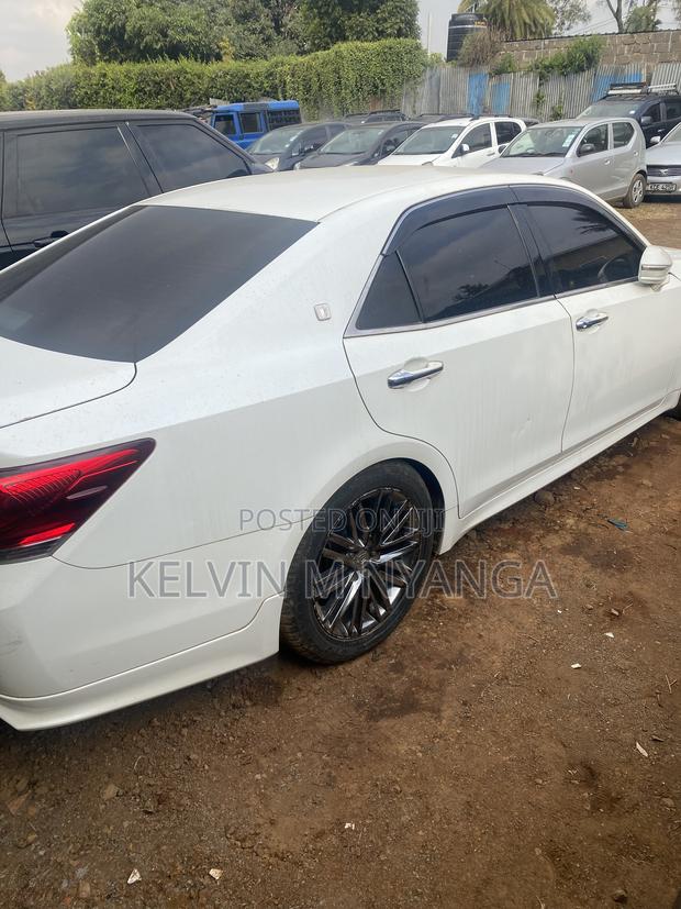 Toyota Crown 2017 White