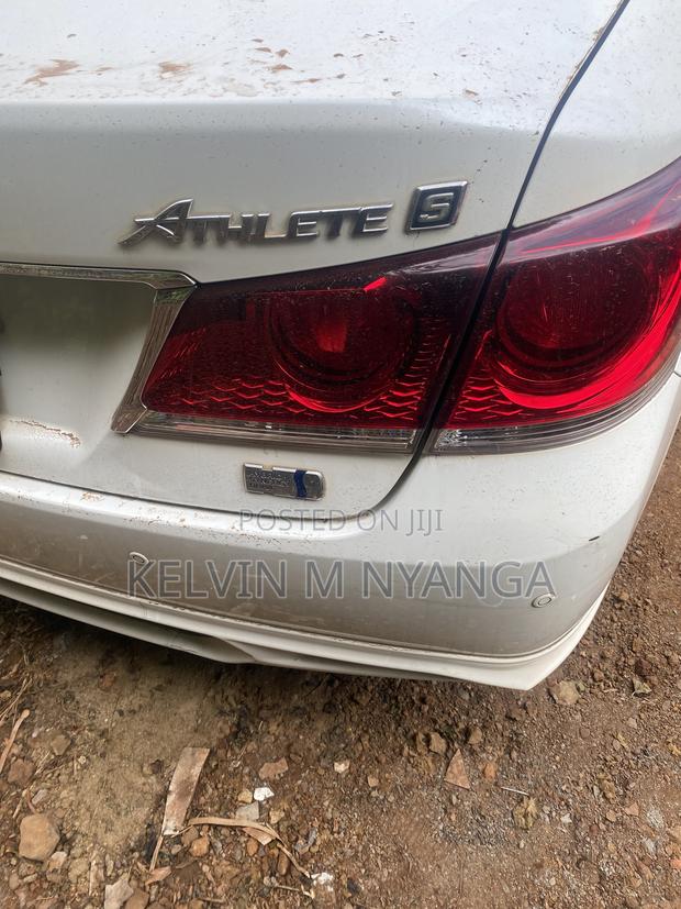 Toyota Crown 2017 White