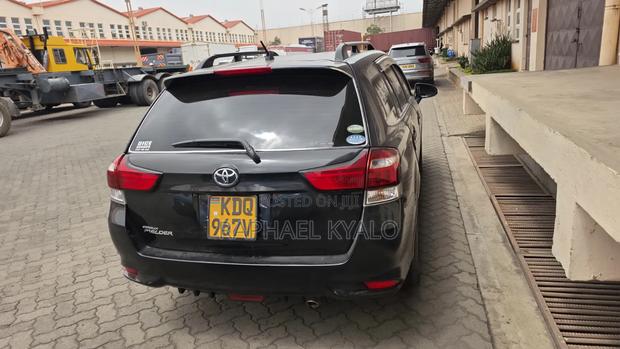 Toyota Corolla Fielder 2018 Black