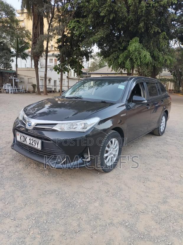 Toyota Corolla Fielder 2016 Black
