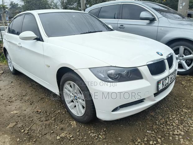 BMW 320i 2009 White